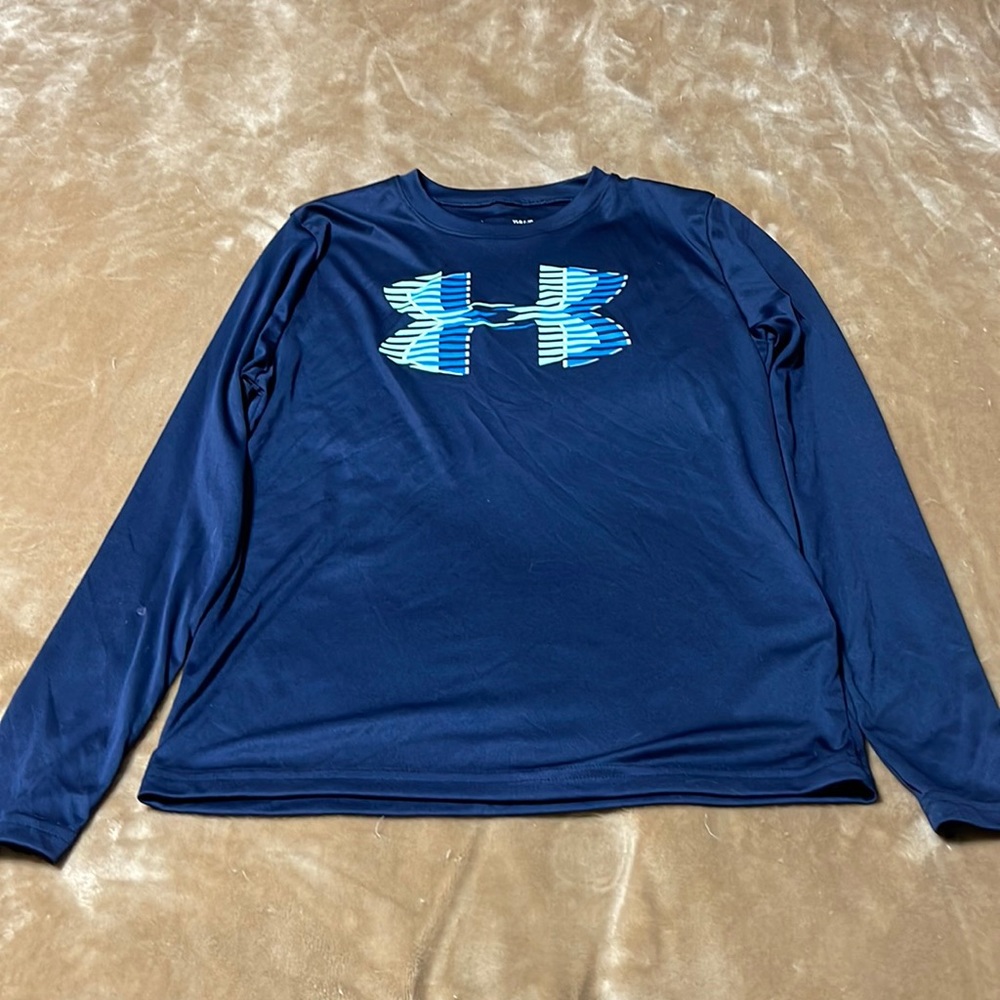 Under Armor loose fit youth long sleeve shirt